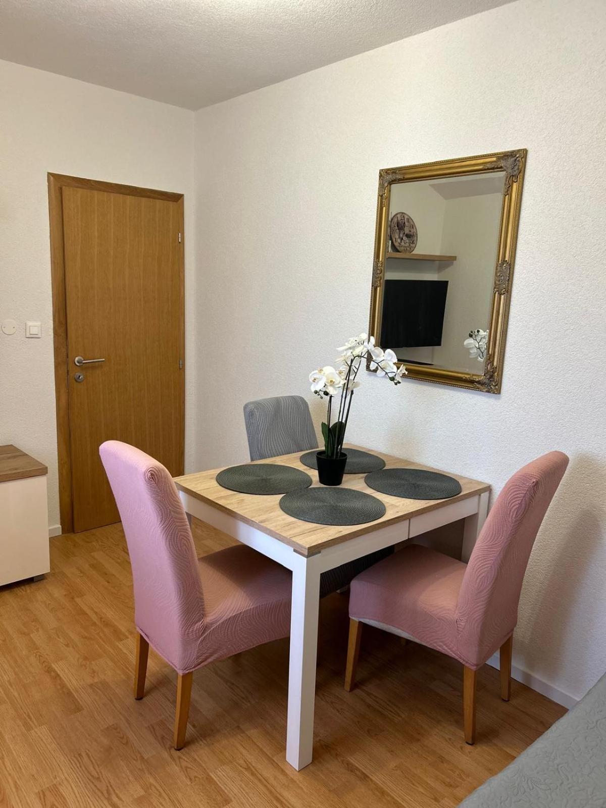 Apartment Lovre Topic Baška Voda Exteriör bild
