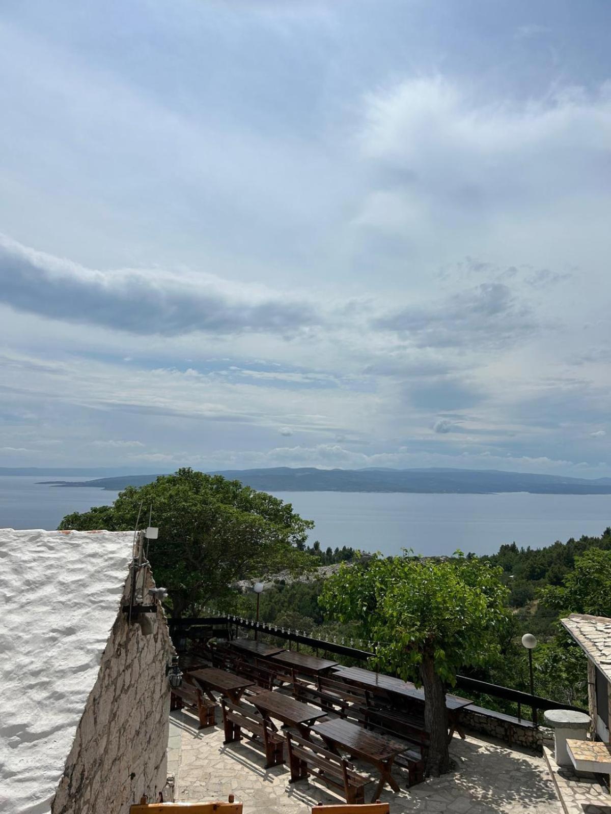 Apartment Lovre Topic Baška Voda Exteriör bild